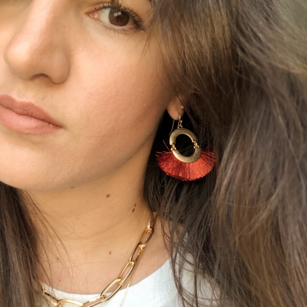 TASSEL EARRING - Picture 8 of 8